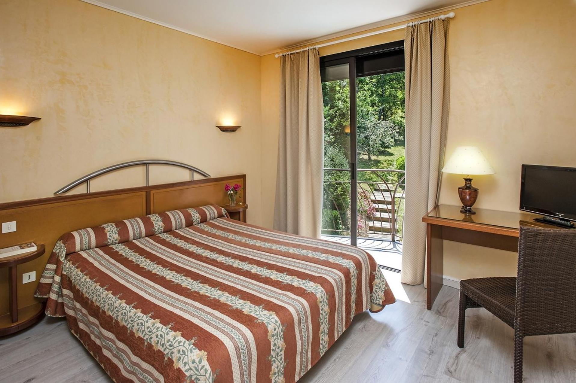 Logis Hotel Restaurant Le Mont Aigoual Meyrueis Zewnętrze zdjęcie